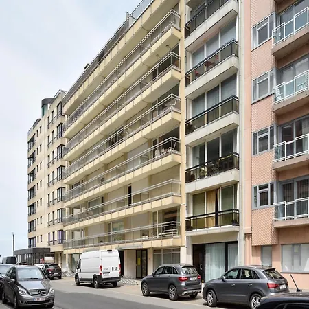 Apartment Modern 8-Person Sea Retreat Knokke-Heist