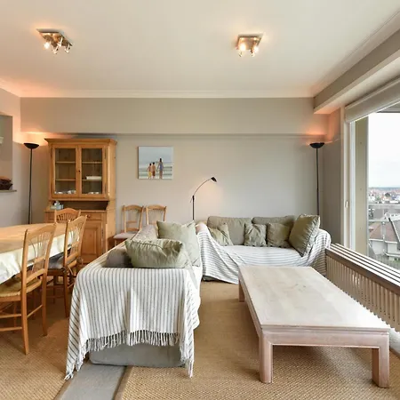 Apartment Modern 8-Person Sea Retreat